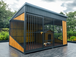 Kojec dla dużego psa 3x2m z budą, podłogą, miskami i zabudową ścian